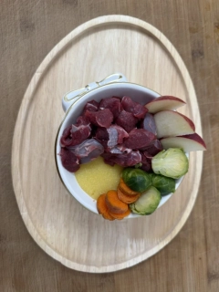 MINI daněk s polentou 250g - DOG BAR